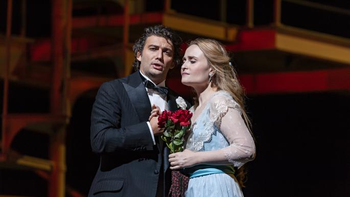 "لا أحد ينجو من الحب" في الرواية العربية