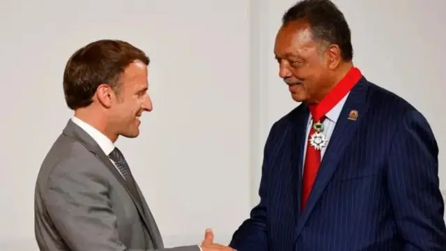 جاكسون وماكرون