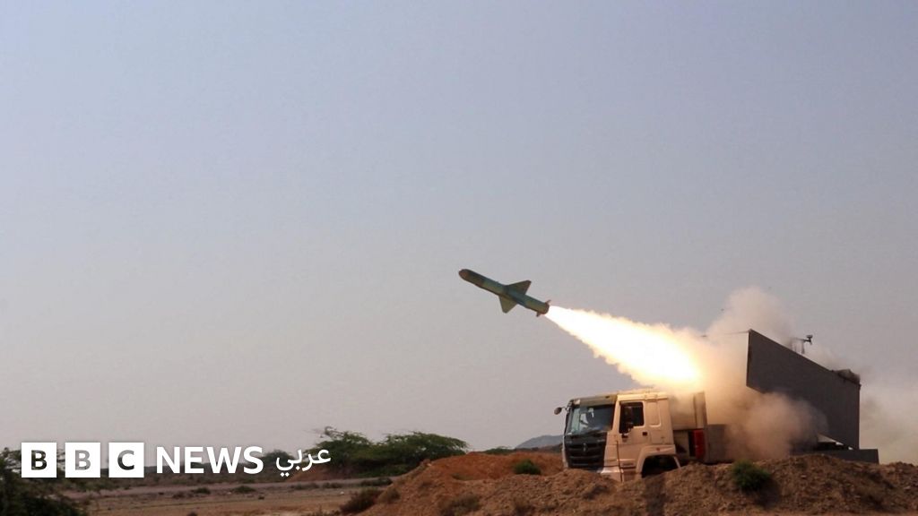 إيران تحذر من أي "عدوان عسكري" على أراضيها، وواشنطن تدرس "ضربة محدودة" لإجبار طهران على الاتفاق النووي