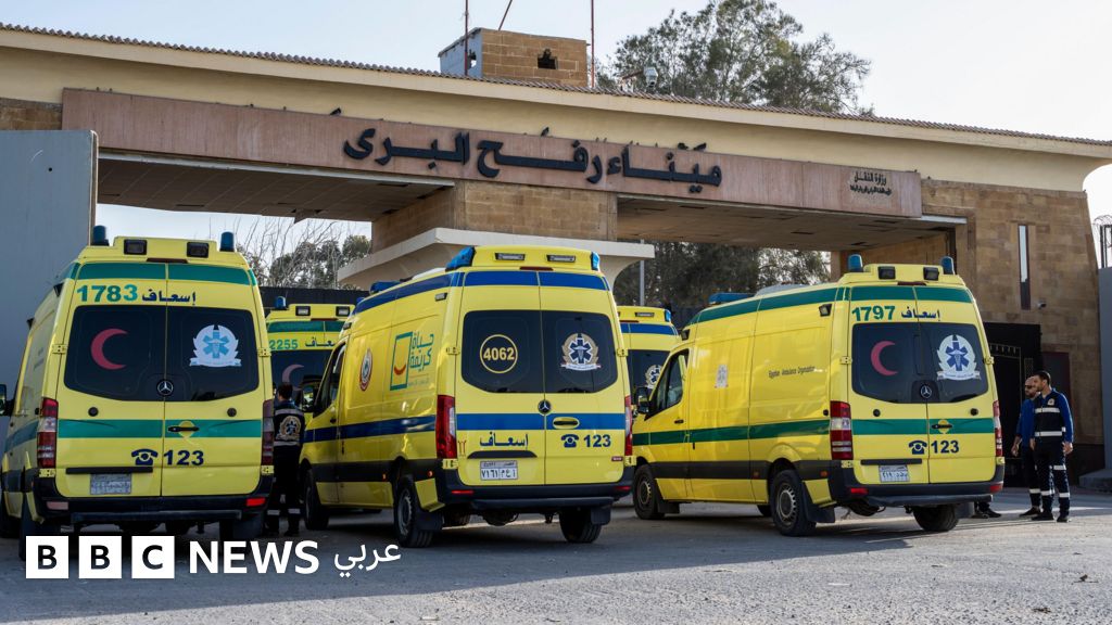 معبر رفح: إسرائيل تُعيد فتح معبر رفح وتسمح بمرور "محدود" للسكان