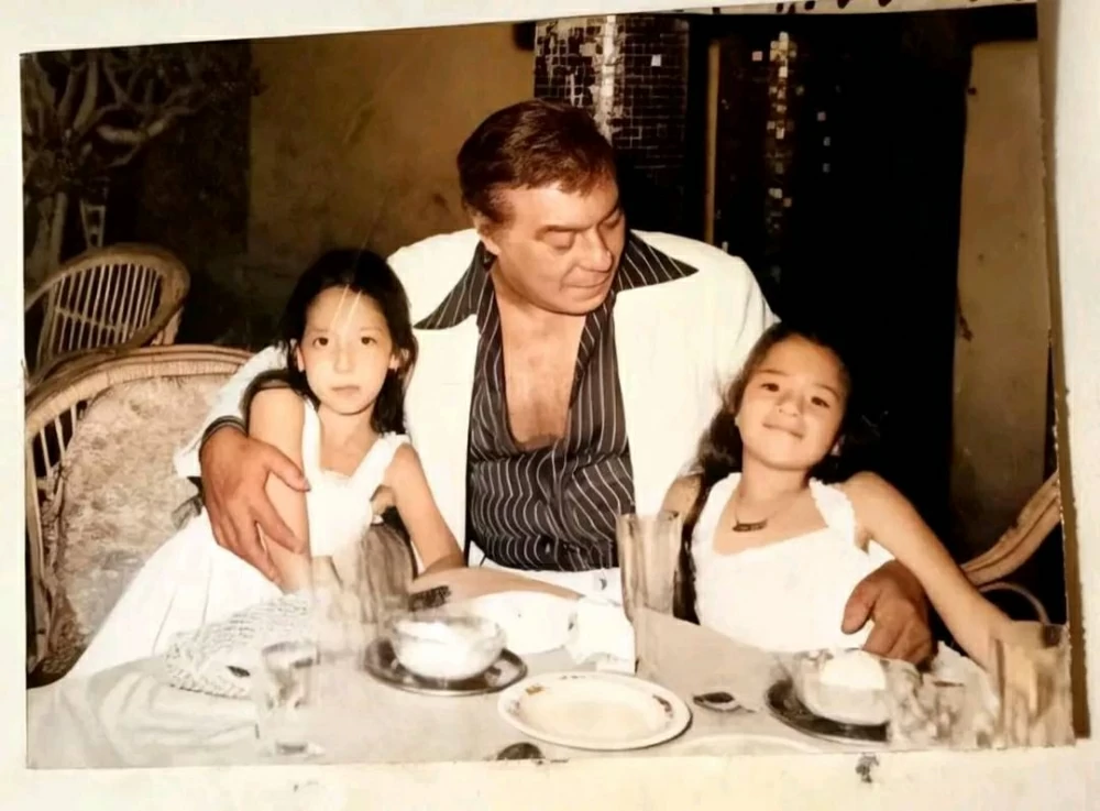 الراحل فريد شوقى وابنتيه