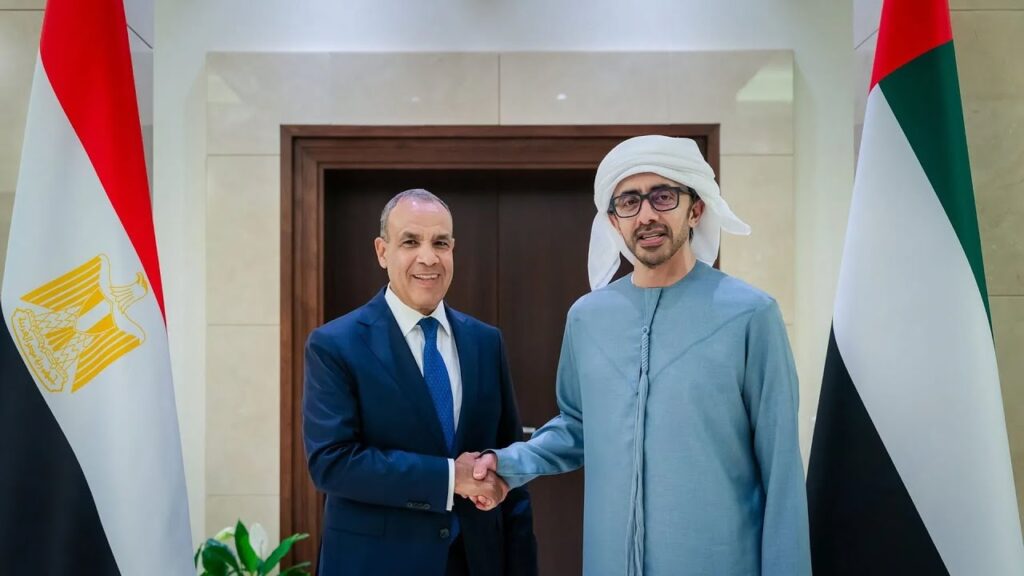 عبدالله بن زايد يستقبل وزير الخارجية المصري في أبوظبي