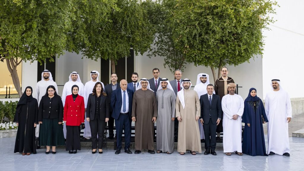 رئيس الدولة يستقبل المشاركين في الاجتماع العربي للقيادات الشابة