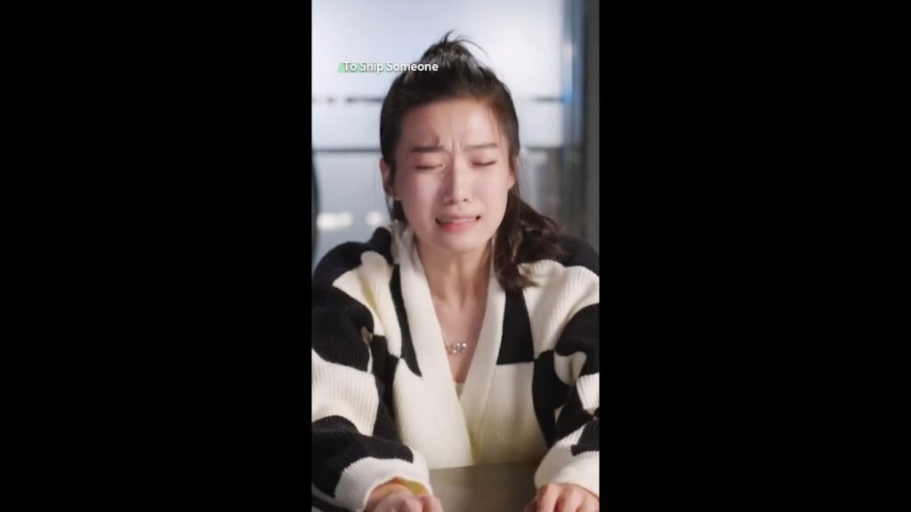 تبكي في مكتبه... وتمسح أنفها بيده 🤧😂 #cdrama #iqiyi #zhuzhengting #luyuxiao #全世界都在等你们分手