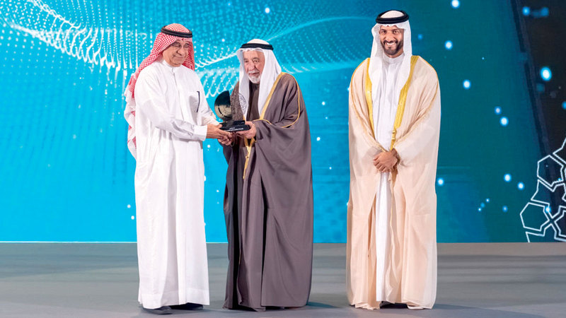 حاكم الشارقة يطلق «الباحث الذكي في المعجم التاريخي»