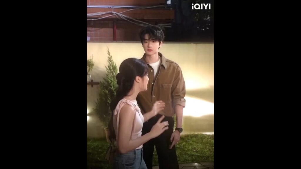 ✨ واو… قريبٌ جدًا، أشعرُ بالخجل 😳#WhenIMeetTheMoon #LinYi #LuYuxiao #cdrama #折月亮