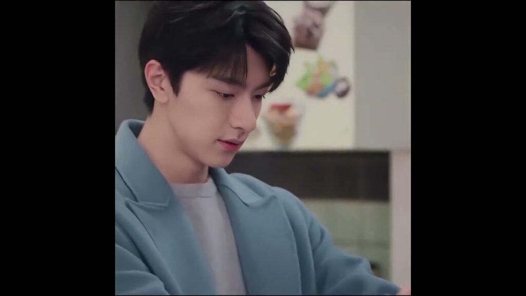 🤣🤣😍😍 #LinYi #ZhouYe #الجميع_يحبني #EveryoneLovesMe​ #youku #shorts #cdrama #chinesedrama #romance