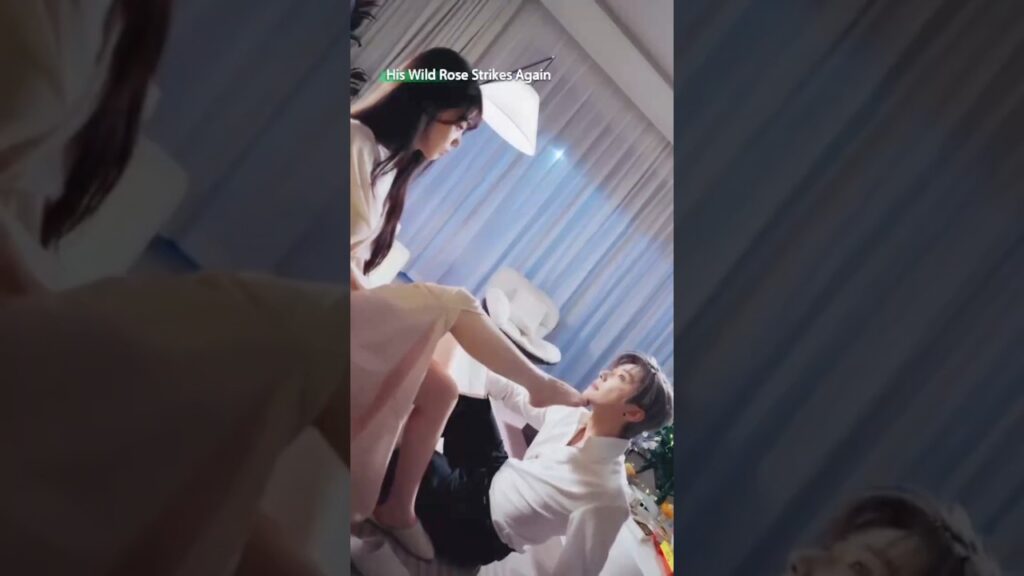 😲💫 لحظة استغراب: ماذا يحدث هنا؟🫣#hiswildrosestrikesagain #verticaldrama #zhongzheng  #shortdrama