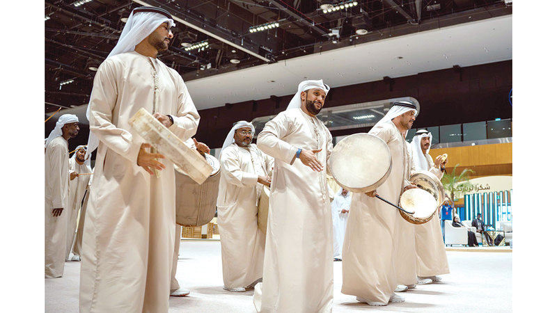 العروض الأدائية تزين «مهرجان الشعر»