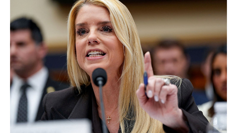 تلاسُن بين المدعية العامة الأميركية وأعضاء لجنة استماع في الكونغرس