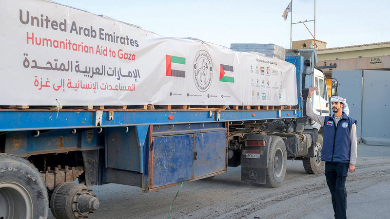 دخول قافلة مساعدات إماراتية إلى غزة تحمل 290 طناً من المواد الغذائية