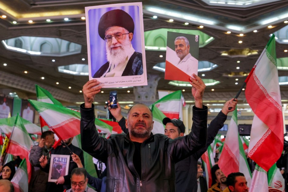 إيرانيون يهتفون بشعارات مناوئة للقيادة في أربعينية ضحايا للاحتجاجات