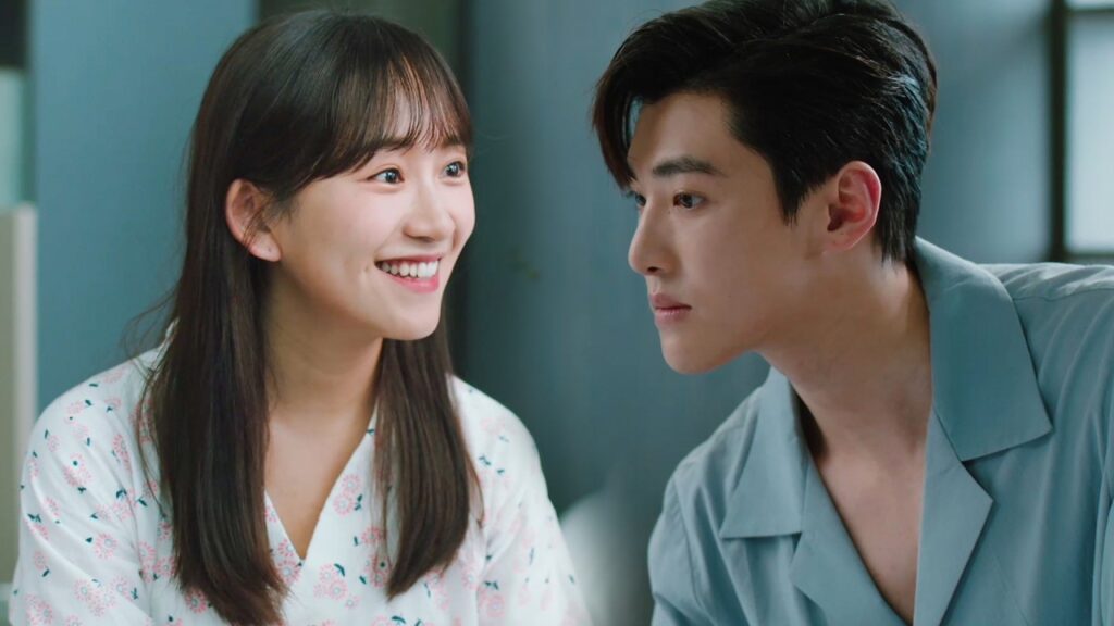 تعترف بأنها أحبته من اول نظرة لكنه لا يصدقها و يريدها ان تثبت ذلك❤️💋  الفتاة التي ترى الروائح