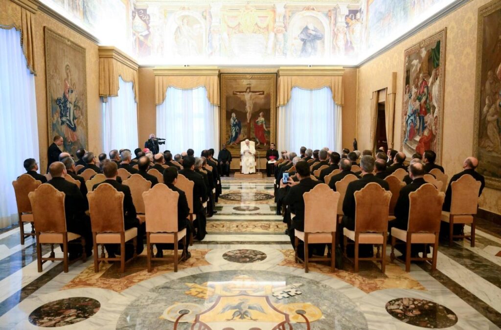 البابا لاوُن الرابع عشر: السلطة في الحياة الرهبانية هي خدمة