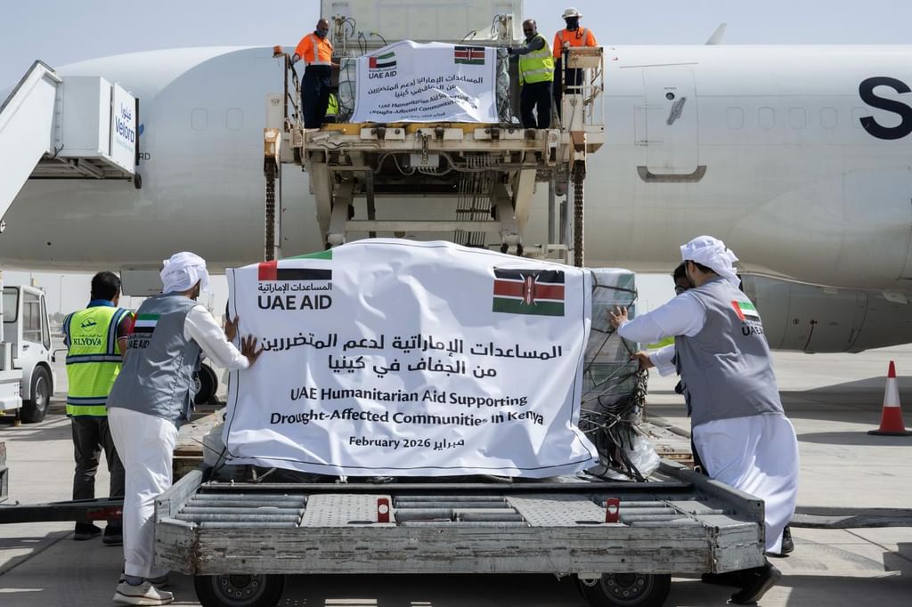الإمارات ترسل 30 طنا من المساعدات الغذائية إلى كينيا الإمارات ترسل 30 طنا من المساعدات الغذائية إلى كينيا