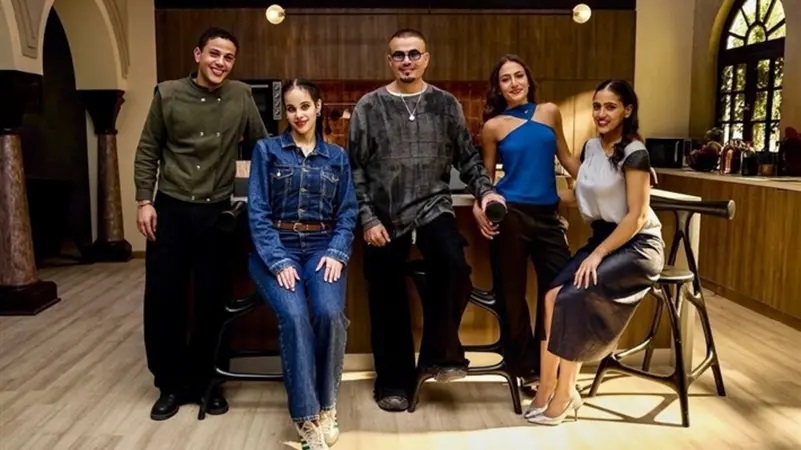 ظهور نادر لعمرو دياب مع جميع أبنائه يشعل مواقع التواصل في رمضان