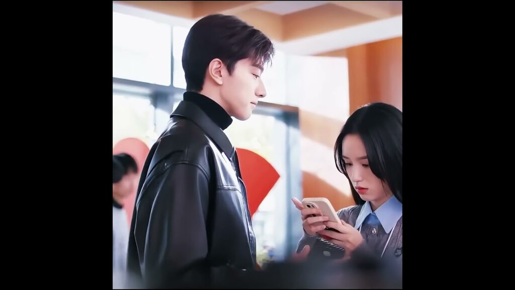 🤣🤣😍😍 #LinYi #ZhouYe #الجميع_يحبني #EveryoneLovesMe​ #youku #shorts #cdrama #chinesedrama #romance