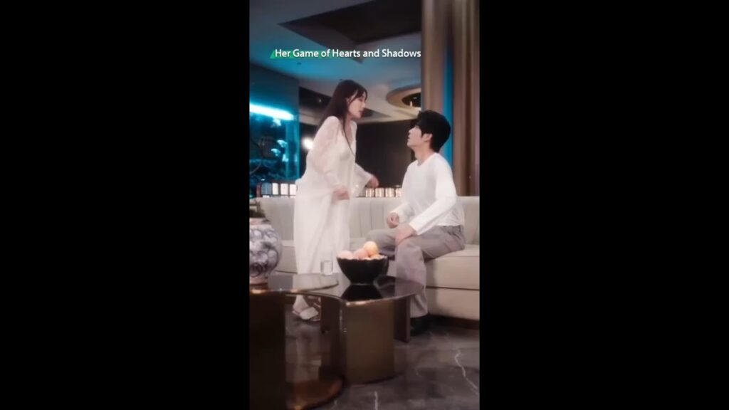 😅🔥 موقفٌ معقّد بين ثلاثة أشخاص#cdrama #verticaldrama #shortdrama #mustwatch