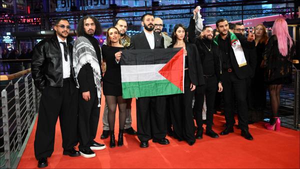 الفن والسياسة ينتزعان “الدب الذهبي” الفن والسياسة ينتزعان "الدب الذهبي"