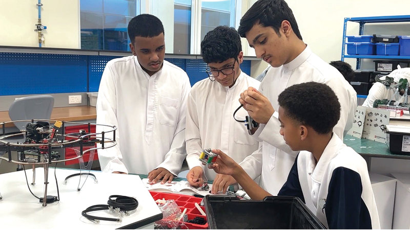 «مليون ساعة تطوعية» تعزّز ثقافة العمل الإنساني بين الأسرة والمدرسة