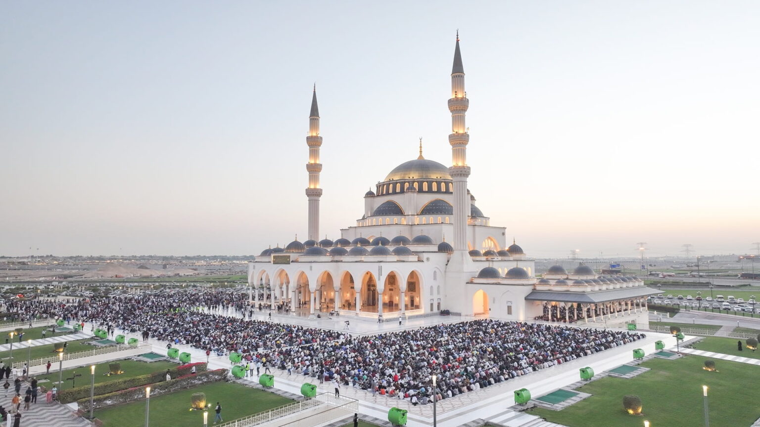 إسلامية الشارقة تعتمد 400 موقع إفطار صائم خلال شهر رمضان