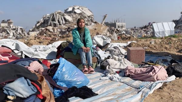 "حكايات غير مكتملة" و"أحلام فرح وزهرة"