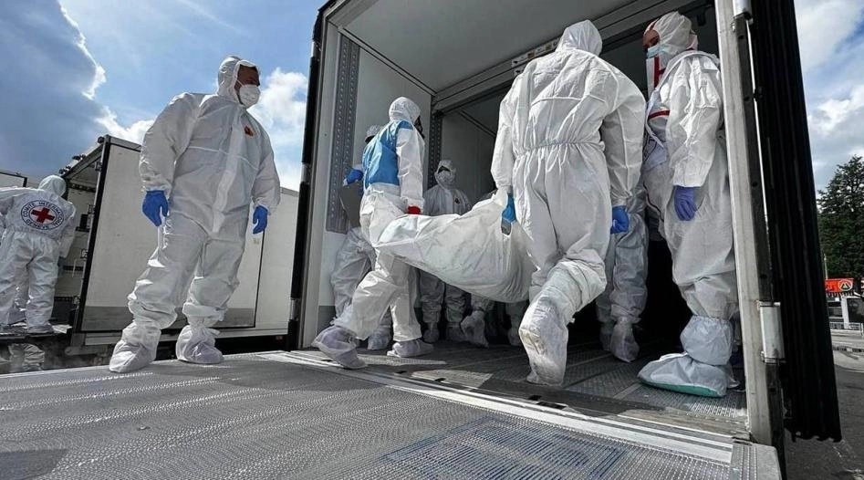 روسيا وأوكرانيا تتبادلان رفات جنود قتلوا في الحرب روسيا وأوكرانيا تتبادلان رفات جنود قتلوا في الحرب