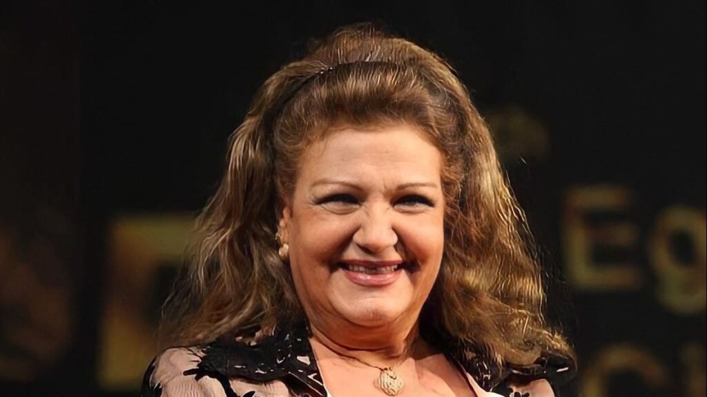 والدتي كانت مسيحية وأحب زيارة الكنائس رغم كوني مسلمة والدتي كانت مسيحية وأحب زيارة الكنائس رغم كوني مسلمة