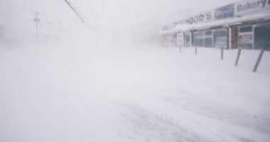 الأسوأ منذ عقد بأمريكا.. شلل بالمطارات وانقطاع للكهرباء بسبب العاصفة بليزارد الأسوأ منذ عقد بأمريكا.. شلل بالمطارات وانقطاع للكهرباء بسبب العاصفة بليزارد