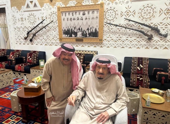 صحيفة المرصد - صور حديثة لخادم الحرمين الشريفين برفقة 3 أمراء