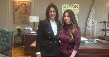 ننشر أول صورة لوزيرة الثقافة بعد استلام مهام عملها رسميا