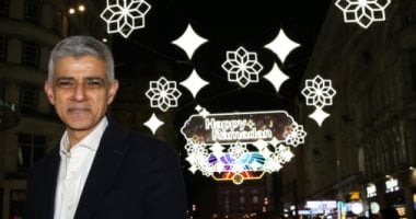 رمضان فى لندن حاجة تالتة.. شوارع إنجلترا تتزين للشهر الكريم وتضيء كلها بعيد سعيد رمضان فى لندن حاجة تالتة.. شوارع إنجلترا تتزين للشهر الكريم وتضيء كلها بعيد سعيد