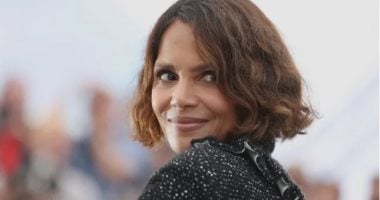 هالى بيرى ترد على الهوس بتقدم السن قبل إتمامها الستين: "العمر مجرد رقم"