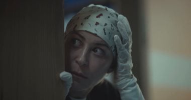 منة شلبى تخبئ إياد نصار بعد اقتحام جيش الاحتلال للمستشفى فى صحاب الأرض الحلقة 3 منة شلبى تخبئ إياد نصار بعد اقتحام جيش الاحتلال للمستشفى فى صحاب الأرض الحلقة 3