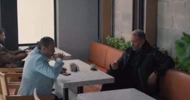 أولاد الراعى الحلقة 4.. نجاة ماجد المصرى من تفجير سيارته وينجح فى إعادة ابن أحمد عيد بعد اختطافه.. ويعترف للصاوى بإصابته بورم فى المخ.. رؤوف يحاول الاتفاق مع راغب للتجسس على إخواته أولاد الراعى الحلقة 4.. نجاة ماجد المصرى من تفجير سيارته وينجح فى إعادة ابن أحمد عيد بعد اختطافه.. ويعترف للصاوى بإصابته بورم فى المخ.. رؤوف يحاول الاتفاق مع راغب للتجسس على إخواته