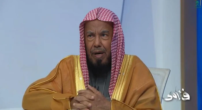 صحيفة المرصد - هل الأفضل للمسافر المعتمر إذا وصل مكة الإفطار أو إتمام الصيام عند أداء العمرة؟.. عبدالله المطلق يجيب