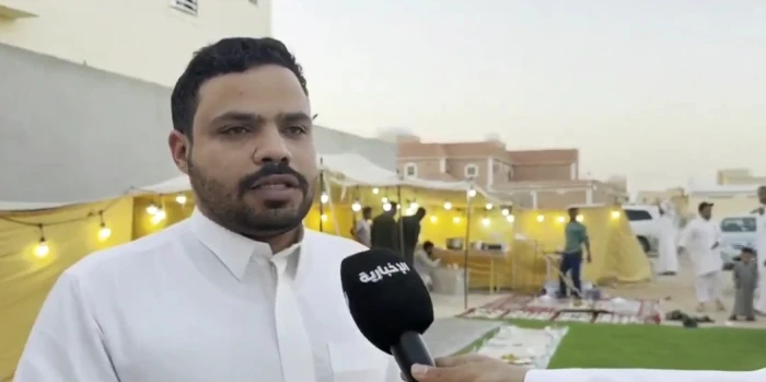 صحيفة المرصد - بالفيديو.. مواطن وإخوته يقيمون مائدة إفطار للصائمين منذ 5 سنوات وفاء لوالديهم!