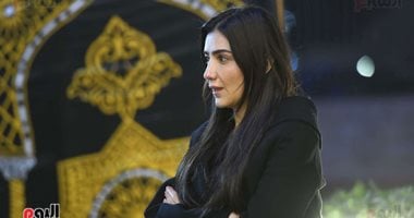 محمد سامى يواسى والدة زوجته مى عمر فى عزاء والدها محمد سامى يواسى والدة زوجته مى عمر فى عزاء والدها