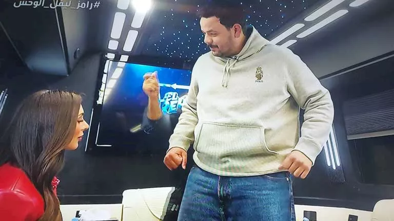 مصطفى غريب يكشف هل يتقاضى أجره بالدولار؟