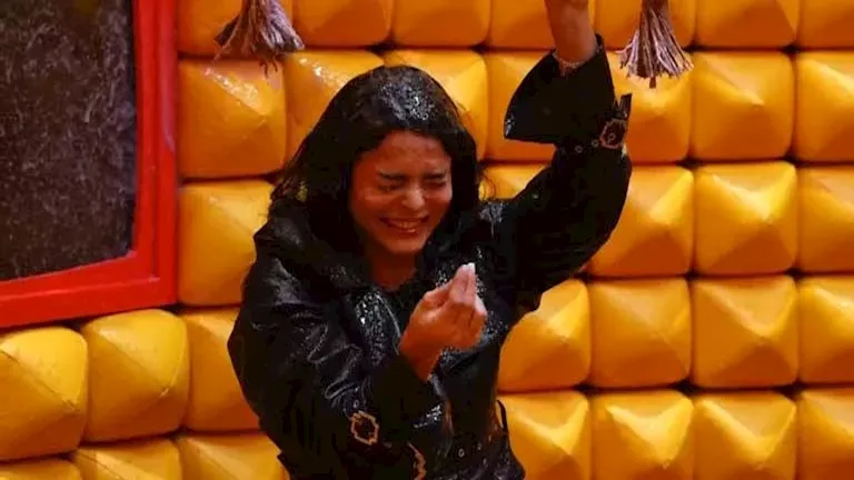 محامية أسماء جلال تطلب حذف حلقتها في "رامز ليفل الوحش"