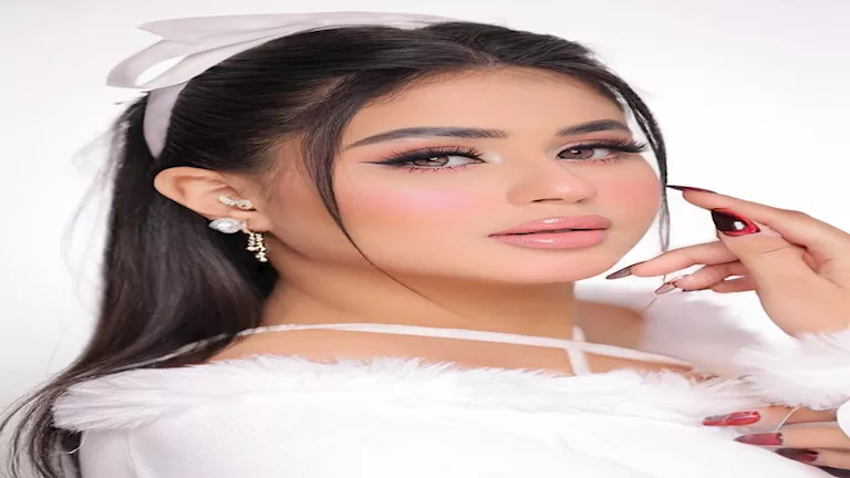 "خلعت الحجاب واتجهت للتمثيل".. 10 معلومات وصور عن البلوجر هايدي كامل
