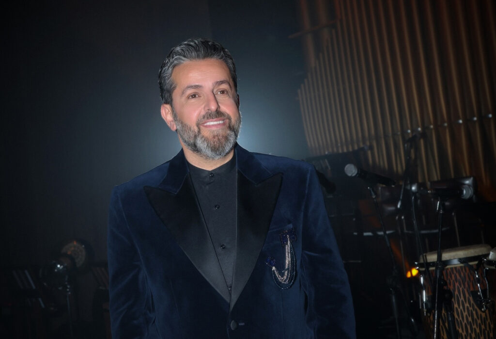 إيلي العليا في أمسية موسيقية مليئة بالحنين في عيد الحبّ… وهذا ما كشفه – موقع بصراحة-موقع النجوم