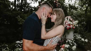 زفاف تايلور سويفت وترافيس كيلسي سيقام في هذا التاريخ... وهذه التفاصيل