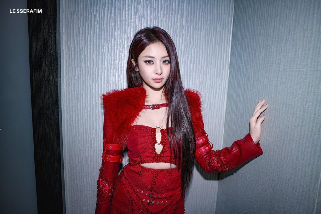 260212 LE SSERAFIM - ليلة رأس السنة الجديدة 2026 (رسم مصور - Huh Yunjin & Kazuha)