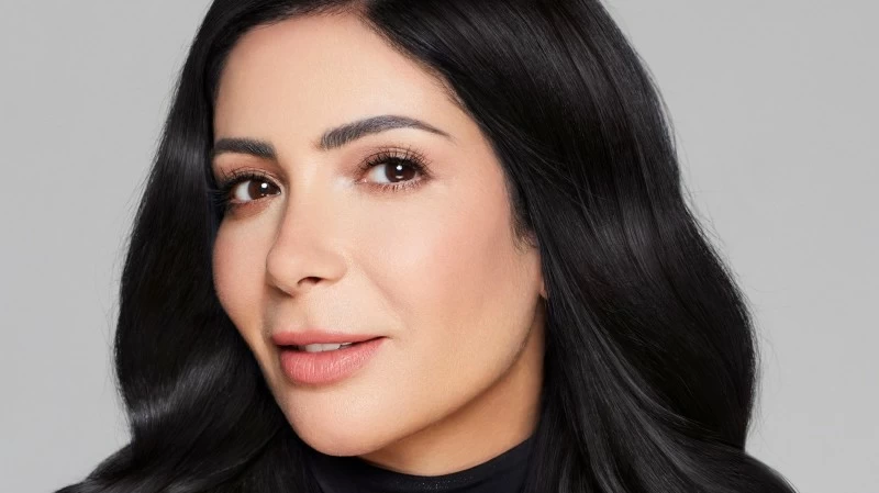 أختار أعمالي وفقاً للمخرج.. منى زكي: لا أميل إلى نقاشات التواصل الاجتماعي - أخبار السعودية