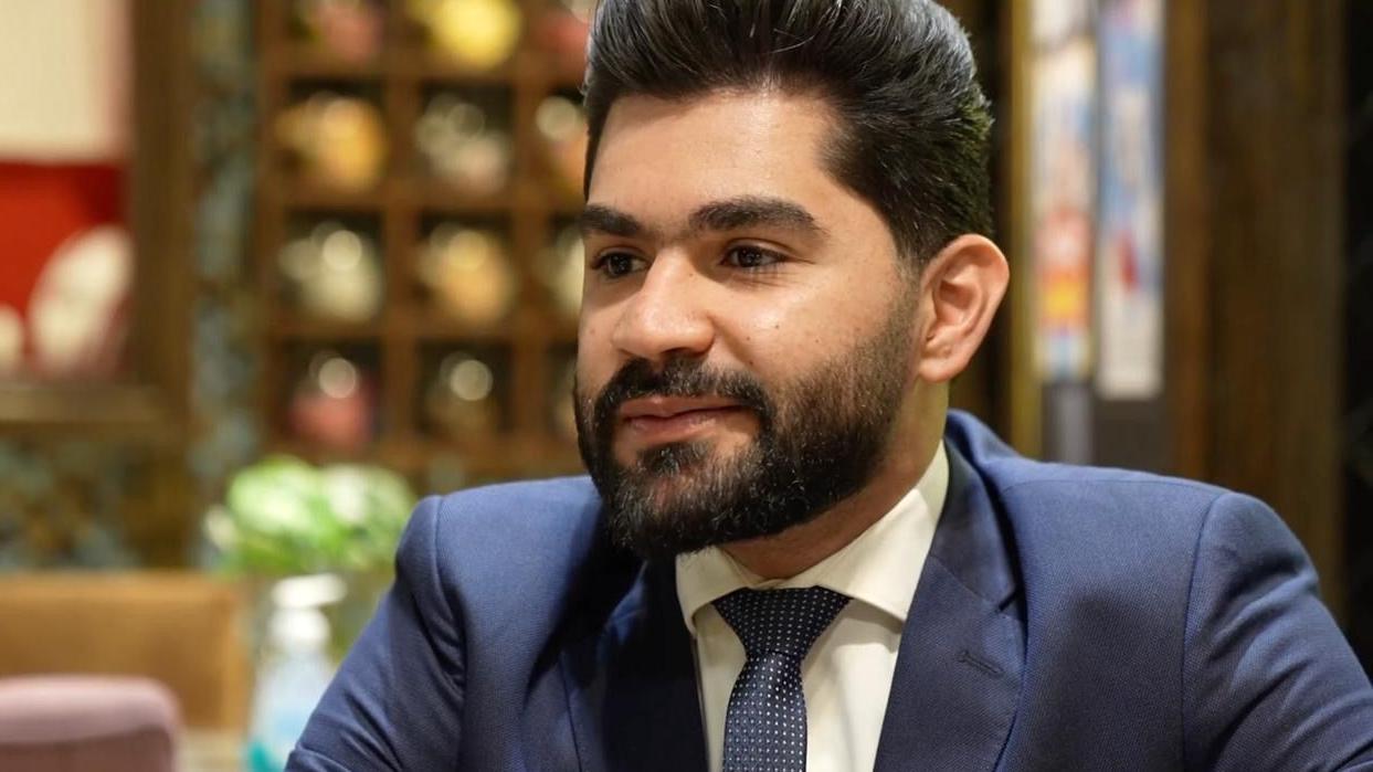 المحامي محمود الشمسيني، ممثل شركة الأديب المنتجة للعمل