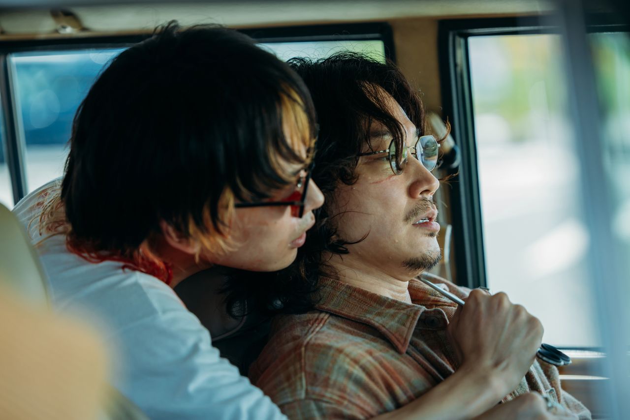 كيف ستسير الأمور بين تاكويا وكاجيتاني؟ (© 2025 شركاء فيلم هوية الأحمق)