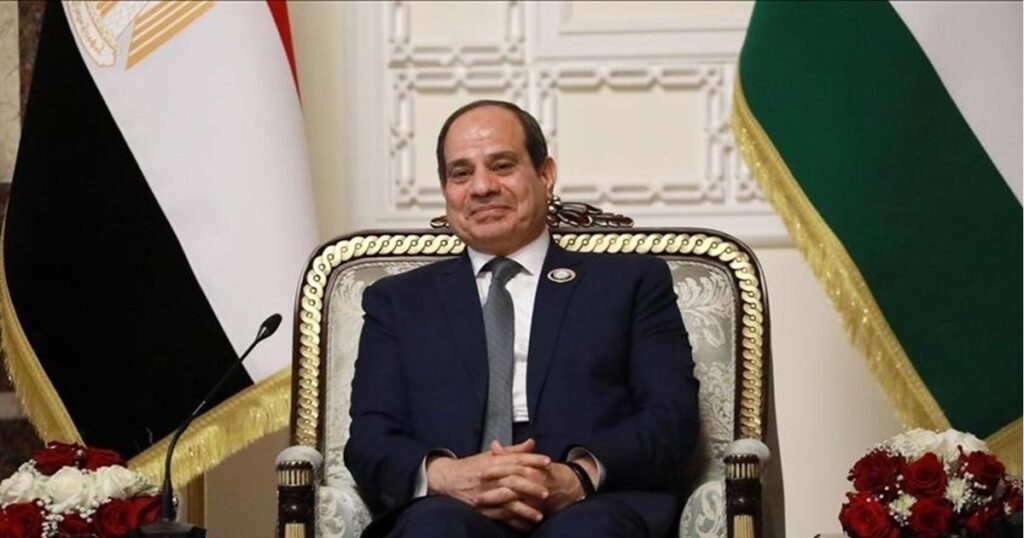 هل أطاح السيسي باللواء ممدوح شاهين؟.. آخر حرسه القديم هل أطاح السيسي باللواء ممدوح شاهين؟.. آخر حرسه القديم