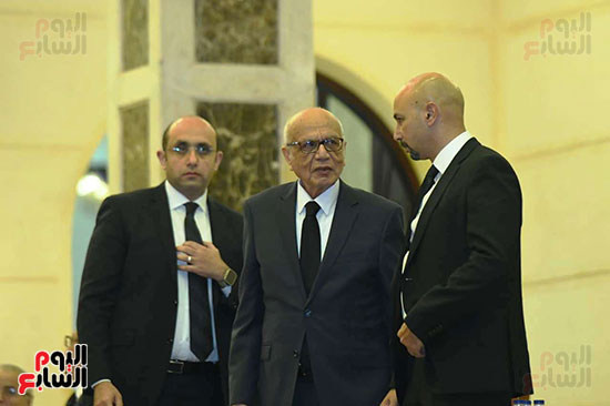 أسرة الراحل الدكتور مفيد شهاب تستقبل المعزين