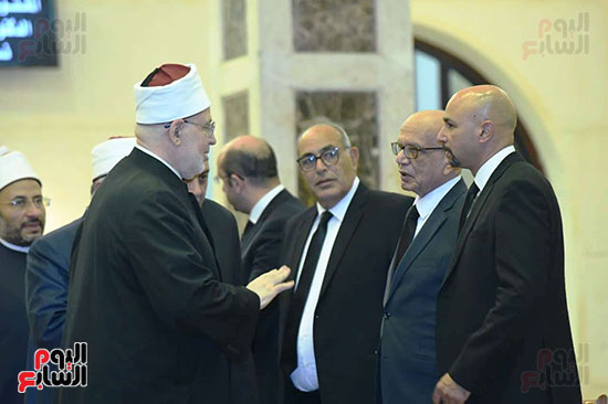 وفد من الأزهر سامح شكرى يؤدى واجب العزاء